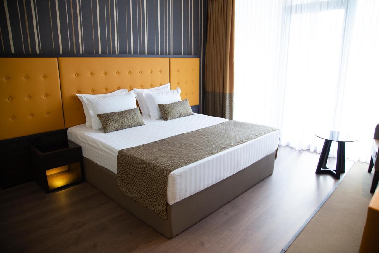 Hotel Lakeside Vermice Экстерьер фото