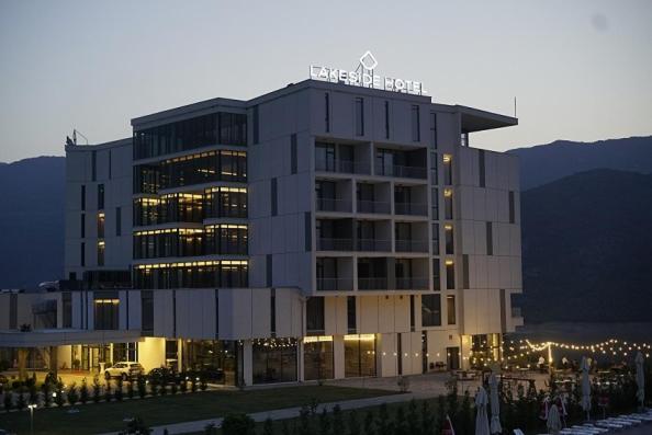 Hotel Lakeside Vermice Экстерьер фото