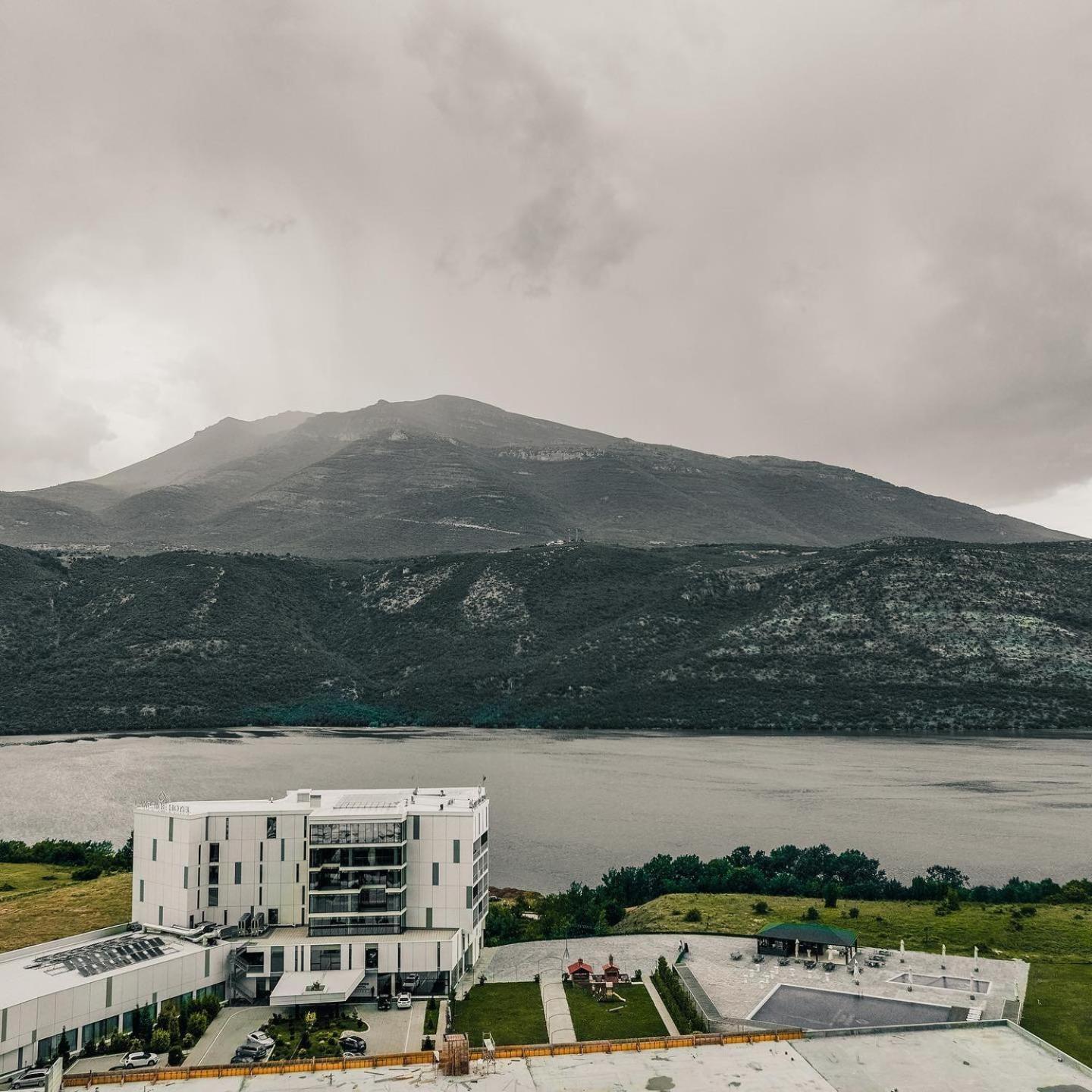 Hotel Lakeside Vermice Экстерьер фото